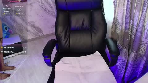 Bellanoirsxs online show from 11-24-25, 08:25