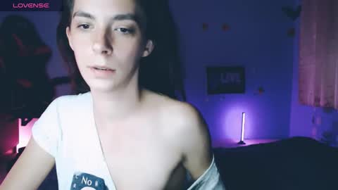 bellaqueen0701 online show from 11-17-25, 09:42