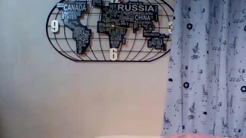 Bella shane online show from 10-28-25, 01:14