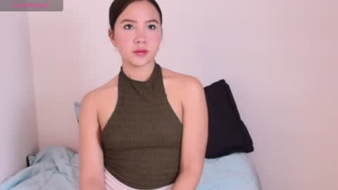 Snapshot of bellaroch chatting on 06-21-26, 12:24 Bella online show from 06-21-26, 12:24