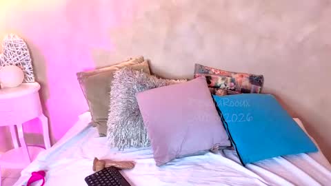 Snapshot of bellarooux chatting on 05-29-26, 12:47 bellarooux online show from 05-29-26, 12:47