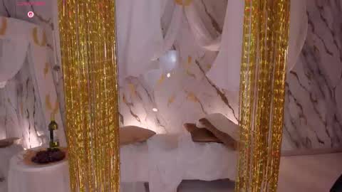 Snapshot of bellarosex1 chatting on 10-28-25, 06:17 Bella Rose online show from 10-28-25, 06:17