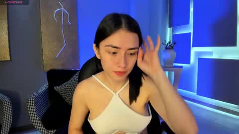 Snapshot of bellastorm1 chatting on 07-16-26, 11:27 B E L L A online show from 07-16-26, 11:27