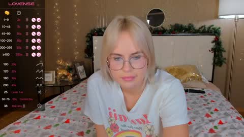 Snapshot of bellatip chatting on 01-12-25, 04:00 Bella online show from 01-12-25, 04:00