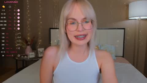 Bella online show from 02-12-26, 01:00