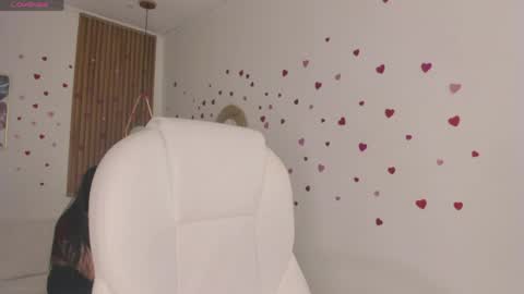 Snapshot of bellawoods_ chatting on 04-16-26, 01:34 laukyubey online show from 04-16-26, 01:34