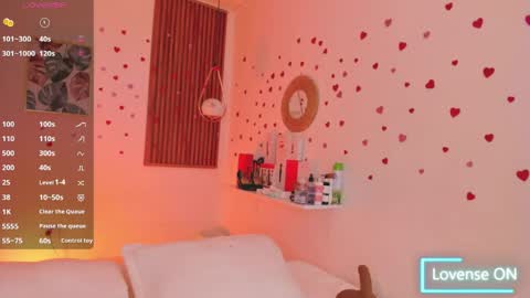 laukyubey             online show from 04-30-26, 02:12