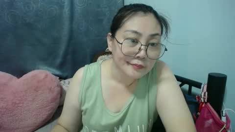 Bella online show from 04-15-26, 04:52