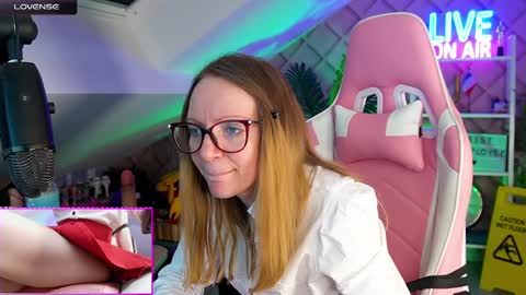 Snapshot of belle_alice chatting on 02-20-25, 10:48 Alice online show from 02-20-25, 10:48