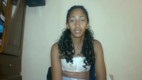 Snapshot of belle_annah chatting on 05-17-26, 01:40 belle_annah online show from 05-17-26, 01:40