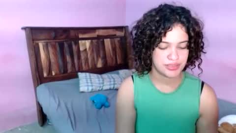 Snapshot of belle_katty000 chatting on 06-08-26, 07:36 SOFIA online show from 06-08-26, 07:36