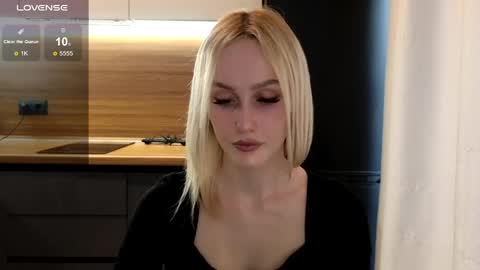 Snapshot of belle_vill chatting on 05-27-26, 11:40 Belle online show from 05-27-26, 11:40