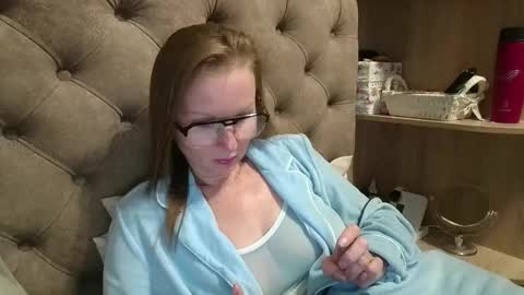 Snapshot of belleamiee chatting on 10-05-25, 05:44 Amelia online show from 10-05-25, 05:44