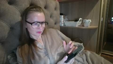 Snapshot of belleamiee chatting on 10-19-25, 05:13 Amelia online show from 10-19-25, 05:13