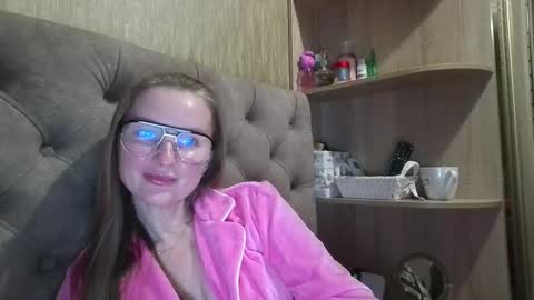 Snapshot of belleamiee chatting on 10-21-25, 05:35 Amelia online show from 10-21-25, 05:35