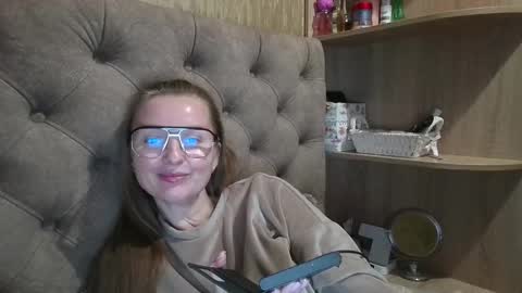 Snapshot of belleamiee chatting on 10-24-25, 03:41 Amelia online show from 10-24-25, 03:41