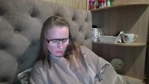 Snapshot of belleamiee chatting on 10-27-25, 06:56 Amelia online show from 10-27-25, 06:56