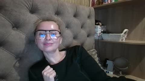 Snapshot of belleamiee chatting on 10-30-25, 06:30 Amelia online show from 10-30-25, 06:30