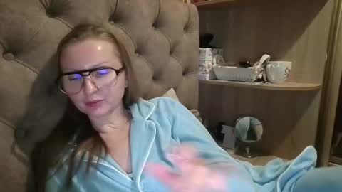 Snapshot of belleamiee chatting on 11-04-25, 05:34 Amelia online show from 11-04-25, 05:34