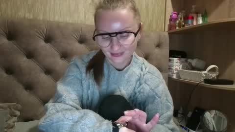 Snapshot of belleamiee chatting on 11-12-25, 04:18 Amelia online show from 11-12-25, 04:18