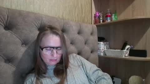 Snapshot of belleamiee chatting on 11-15-25, 05:42 Amelia online show from 11-15-25, 05:42