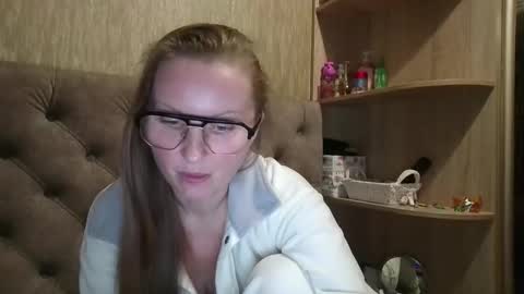 Snapshot of belleamiee chatting on 11-18-25, 04:33 Amelia online show from 11-18-25, 04:33