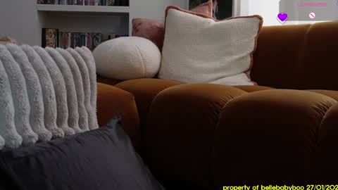 Snapshot of bellebabyboo chatting on 01-27-25, 04:20 BELLE online show from 01-27-25, 04:20