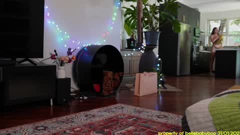 Snapshot of bellebabyboo chatting on 01-31-25, 07:18 BELLE online show from 01-31-25, 07:18