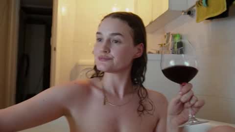 Snapshot of bellebabyboo chatting on 09-14-25, 10:58 BELLE online show from 09-14-25, 10:58