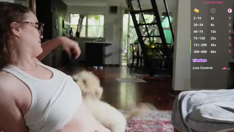 Snapshot of bellebabyboo chatting on 09-19-25, 02:57 BELLE online show from 09-19-25, 02:57