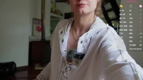 Snapshot of bellebabyboo chatting on 10-26-25, 03:12 BELLE online show from 10-26-25, 03:12