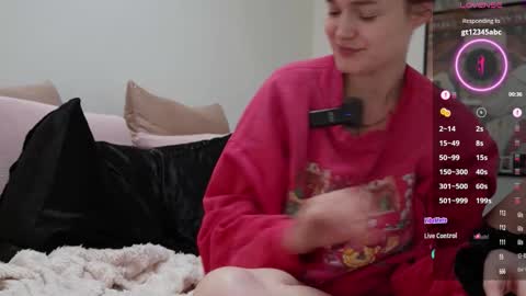 Snapshot of bellebabyboo chatting on 12-05-25, 12:08 BELLE online show from 12-05-25, 12:08