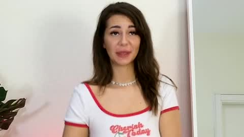 Belle online show from 04-17-26, 03:53