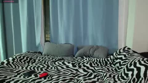 Snapshot of bellezza0 chatting on 03-25-26, 12:27 bellezza0 online show from 03-25-26, 12:27