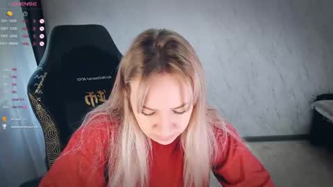 Snapshot of bellezza_ chatting on 05-13-26, 04:59 Your Annabelle Wolf online show from 05-13-26, 04:59