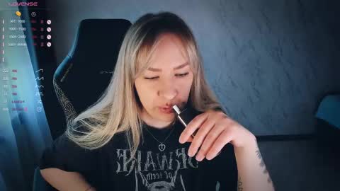 Snapshot of bellezza_ chatting on 05-22-26, 03:50 Your Annabelle Wolf online show from 05-22-26, 03:50
