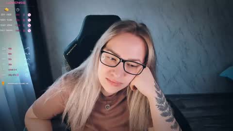 Snapshot of bellezza_ chatting on 06-05-26, 07:03 Your Annabelle Wolf online show from 06-05-26, 07:03