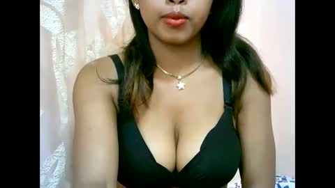 Snapshot of bellibellah chatting on 05-21-26, 12:23 BelliBellah online show from 05-21-26, 12:23