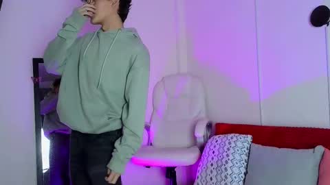 Neon online show from 10-02-25, 11:17