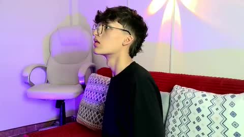 Neon online show from 10-15-25, 11:21