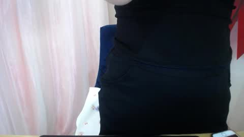 Snapshot of belly18only chatting on 10-13-25, 01:16 Belly online show from 10-13-25, 01:16