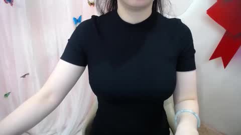 Snapshot of belly18only chatting on 12-03-25, 01:24 Belly online show from 12-03-25, 01:24