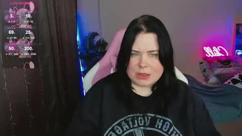 LinaBoo online show from 11-26-25, 04:57