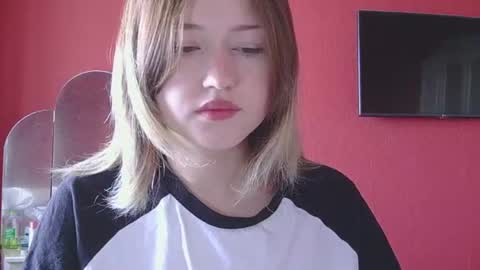 Snapshot of belovedmary chatting on 06-15-26, 07:21 belovedmary online show from 06-15-26, 07:21