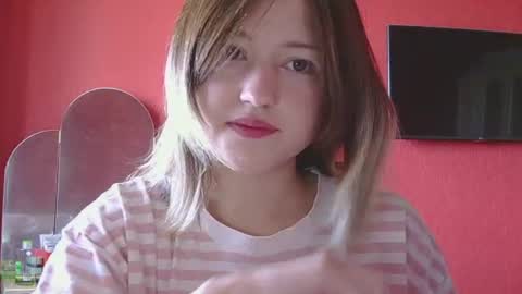 Snapshot of belovedmary chatting on 06-17-26, 08:06 belovedmary online show from 06-17-26, 08:06