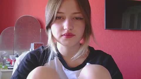 Snapshot of belovedmary chatting on 06-19-26, 05:45 belovedmary online show from 06-19-26, 05:45