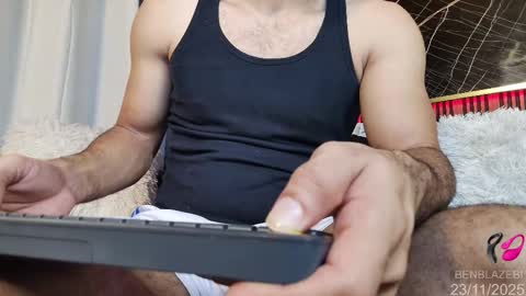 Snapshot of ben_blaze chatting on 11-23-25, 05:51 BEN online show from 11-23-25, 05:51