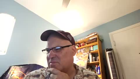 Snapshot of bendavewill chatting on 07-10-26, 06:07 Bendavewill online show from 07-10-26, 06:07