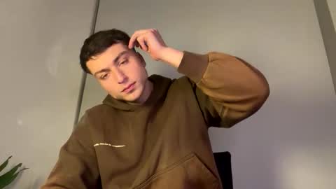 Snapshot of benicio03 chatting on 06-06-26, 02:38 benicio03 online show from 06-06-26, 02:38