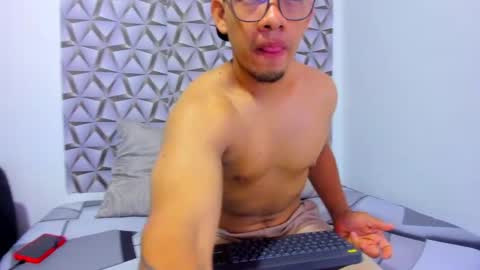 Snapshot of benjamin_lichx chatting on 04-06-26, 01:23 Benjamin online show from 04-06-26, 01:23